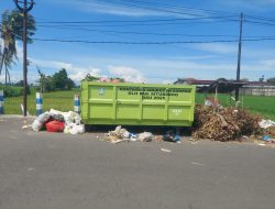 Bak Sampah Meluber ke Badan Jalan, Ancaman Keselamatan di Ruas Mangaran–Tanjung Sari