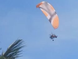 Seru !!!! Para Motor Layang Gelar Uji Coba Calon Wisata Pantai Kelopo Sidodadi 