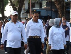 Kasdim 0825/Banyuwangi Turun Langsung Ikuti Jalan Sehat Kartini, Ribuan Warga Padati Pendopo Sabha Swagata