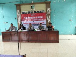 Saat pelantikan sekdes : Camat Wongsorejo Ajak Desa Bajulmati Sukseskan Program Asri Banyuwangi